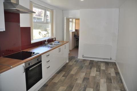 3 bedroom end of terrace house to rent, Holyhead, LL65