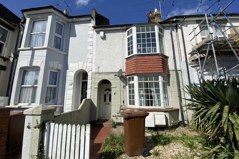 4 bedroom terraced house to rent, Rock Avenue, Gillingham, Kent, ME7