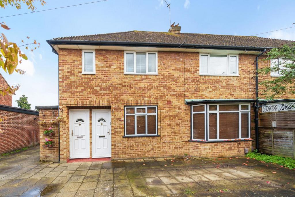 Chamberlain Crescent, West Wickham 2 bed £375,000