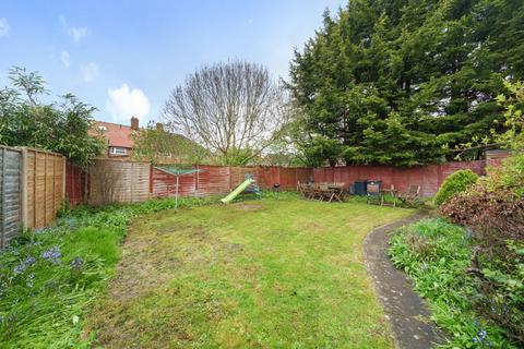 36 Chamberlain Crescent, West Wickham, BR4 0LL