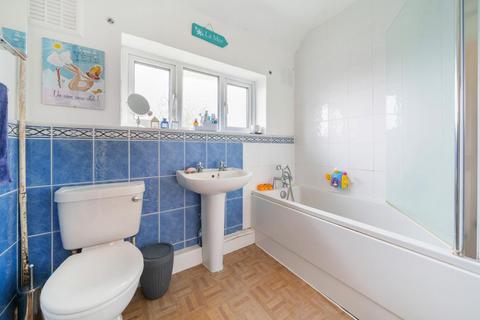 36 Chamberlain Crescent, West Wickham, BR4 0LL