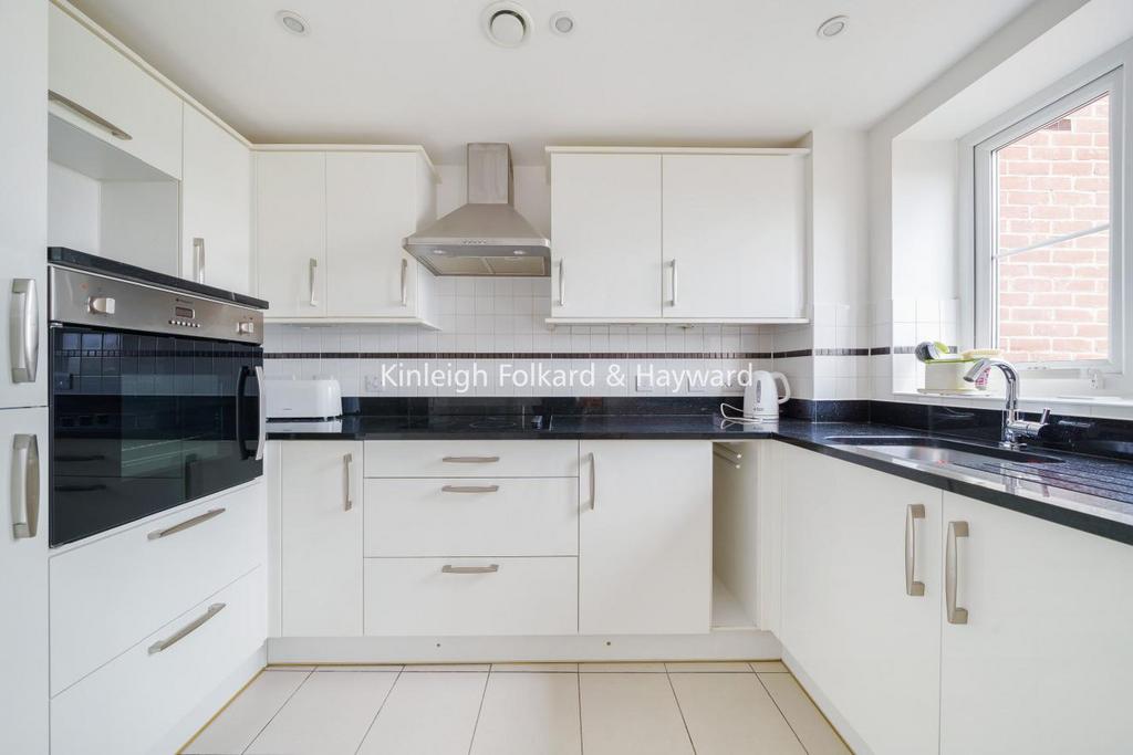 St. Pauls Cray Road, Chislehurst 2 bed flat for sale £475,000
