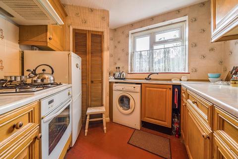 31 Lake Close, London, SW19 7EG
