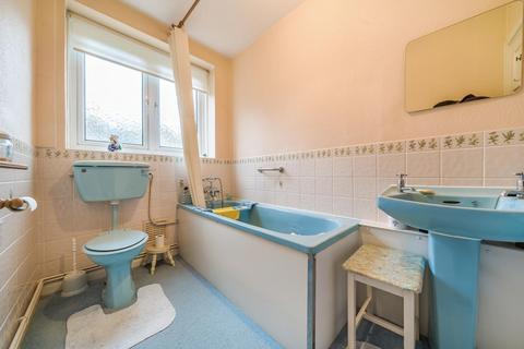 31 Lake Close, London, SW19 7EG