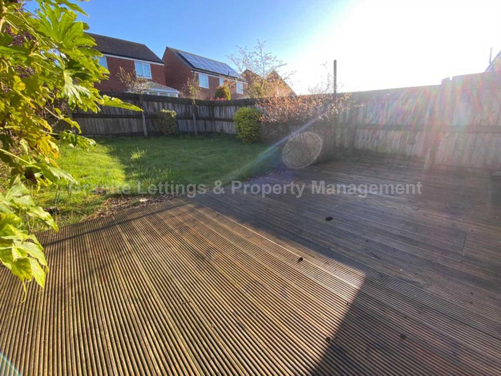 Broadway, Urmston, Manchester, M41 7NN 3 bed detached house £1,450