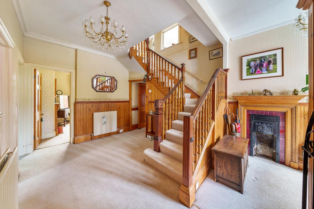 Dartnell Park Road, West Byfleet, KT14 6 bed detached house for sale