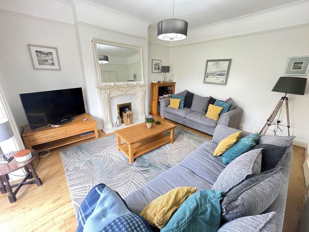 Stanhope Road, West Park, South Shields, Tyne & Wear, NE33 4RT 3 bed