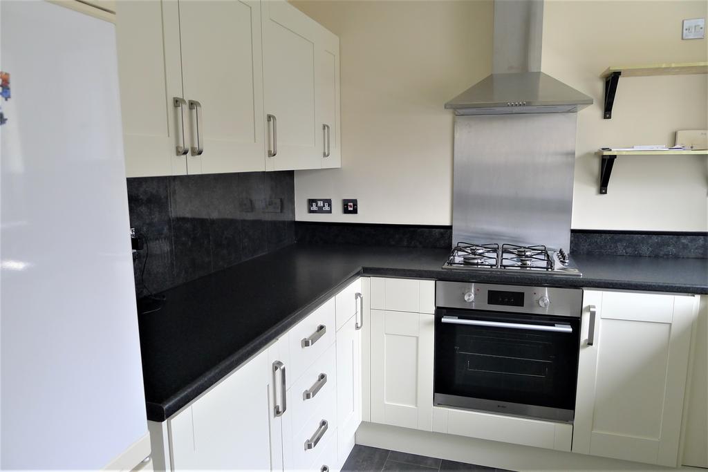 Drive, Kingsteignton TQ12 3 bed semidetached house to rent