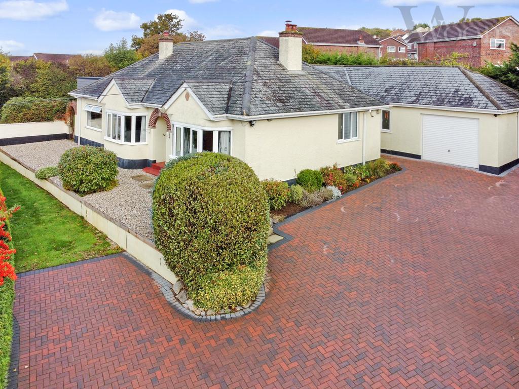 Coombesend Road Kingsteignton 4 Bed Detached Bungalow £650 000