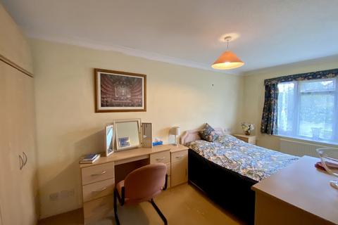 2 Fern Close, Eastbourne, BN23 8AQ