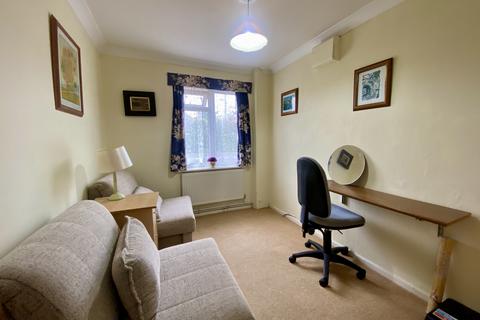 2 Fern Close, Eastbourne, BN23 8AQ