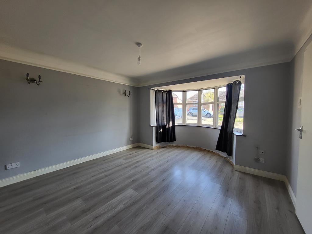 Oakwood Avenue Havant PO9 2 Bed Detached Bungalow 1 200 Pcm 277 Pw oakwood-avenue-havant-po9-2-bed-detached-bungalow-1-200-pcm-277-pw