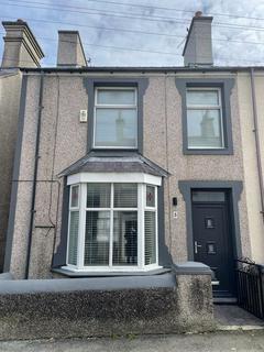 3 bedroom terraced house to rent, Ucheldre Avenue, Holyhead, LL65