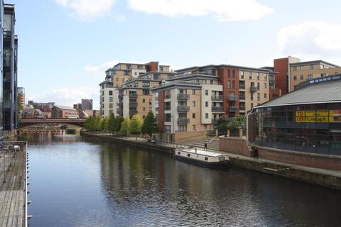 2 bedroom flat to rent, Balmoral Place, Brewery Wharf, Bowman Lane, Leeds, UK, LS10