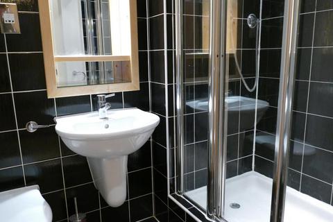 2 bedroom flat to rent, Balmoral Place, Brewery Wharf, Bowman Lane, Leeds, UK, LS10