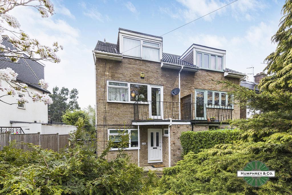 Fyfield Road, LONDON, E17 5 bed link detached house for sale £700,000