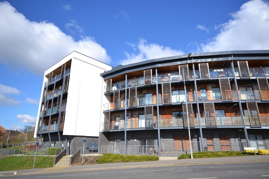 Turner Road, Colchester, CO4 2 bed apartment £1,100 pcm (£254 pw)