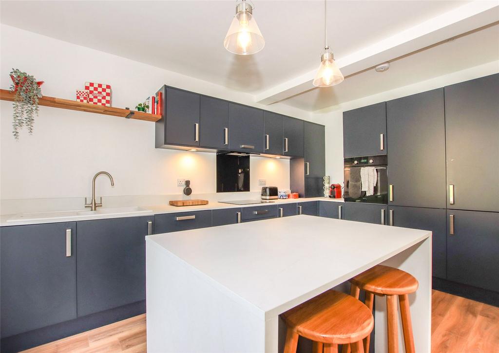 Ferndale Road, New Milton, Hampshire, BH25 4 bed detached house for