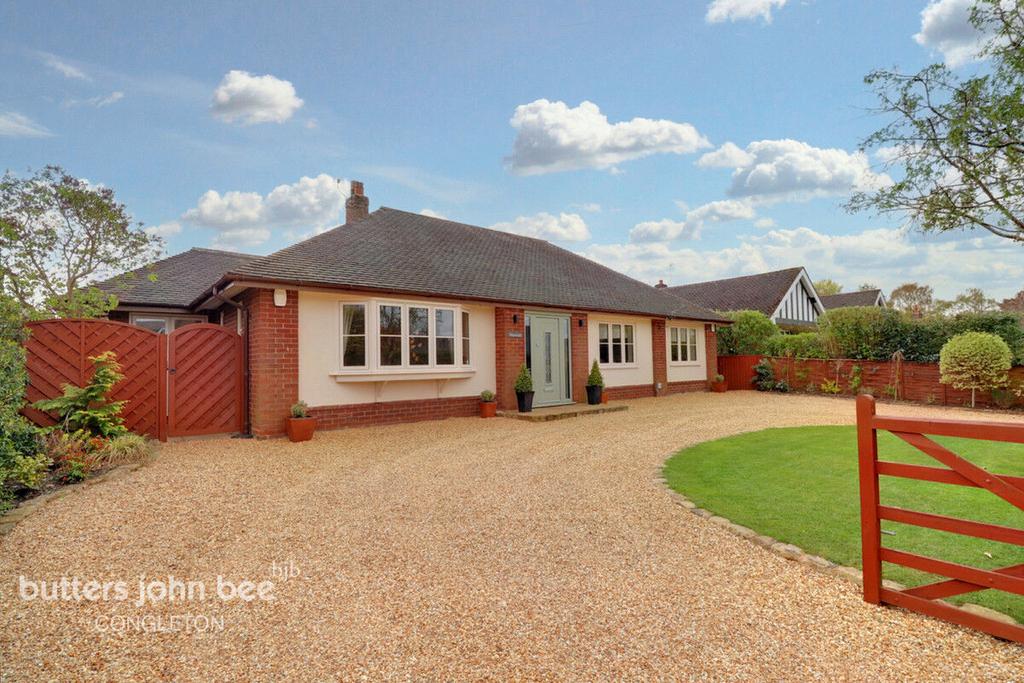 Brereton Heath Lane, Congleton 3 bed detached bungalow for sale £585,000