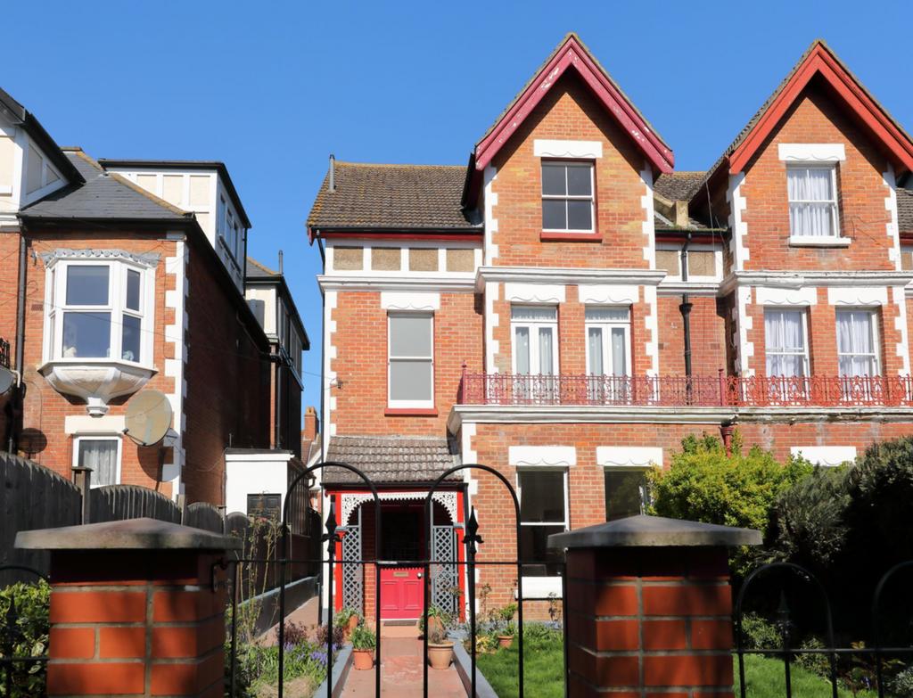 Connaught Road, Folkestone, CT20 6 bed house £575,000