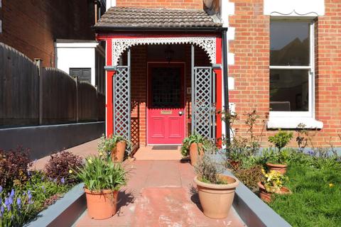 17 Connaught Road, Folkestone, CT20 1DA
