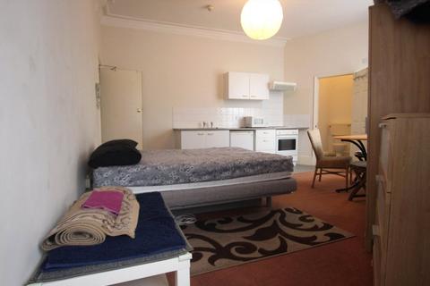Studio to rent - White Hart Lane, London, N17