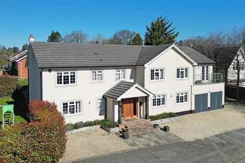 11 Knottocks Drive, Beaconsfield, HP9 2AH