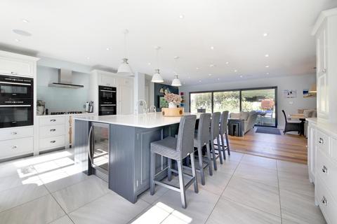 11 Knottocks Drive, Beaconsfield, HP9 2AH