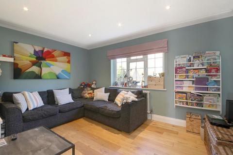 11 Knottocks Drive, Beaconsfield, HP9 2AH