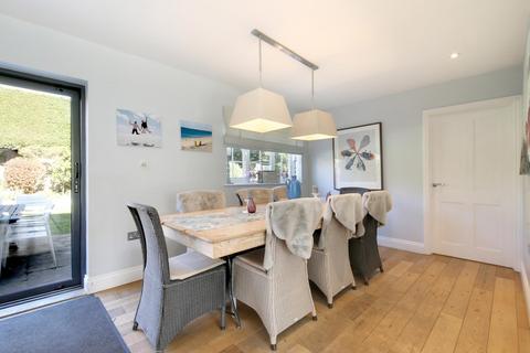 11 Knottocks Drive, Beaconsfield, HP9 2AH