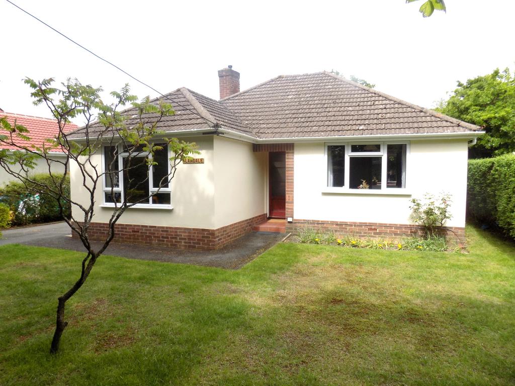 Lime Walk, Dibden Purlieu SO45 3 bed detached bungalow £1,350 pcm (£