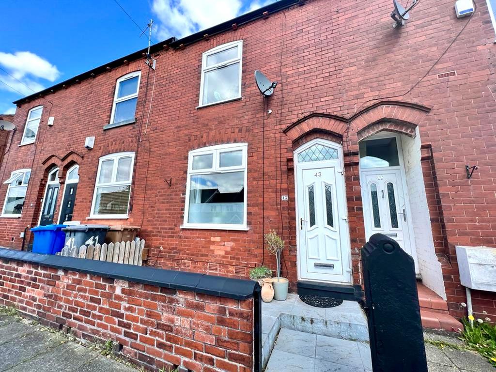 Townsend Road, Swinton, M27 2 bed terraced house £190,000