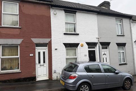 3 bedroom terraced house to rent, Hope Street, Chatham
