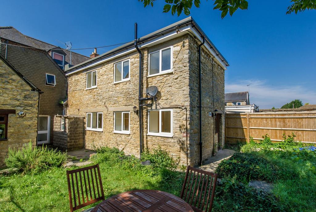 Banbury Road, Kidlington, OX5 2 bed property for sale £275,000
