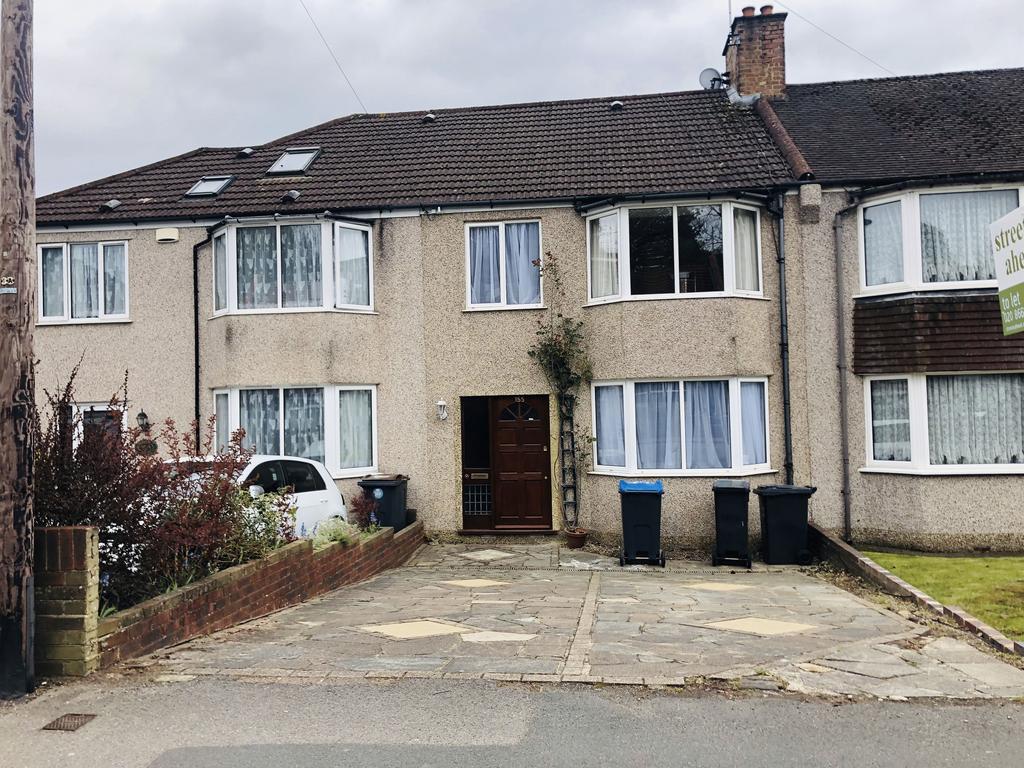 Chipstead Valley Road, Coulsdon, Surrey, CR5 3 bed terraced house £