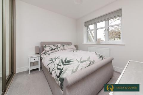 Flat 1, 36 Consort Drive, Leatherhead, KT22 0AS