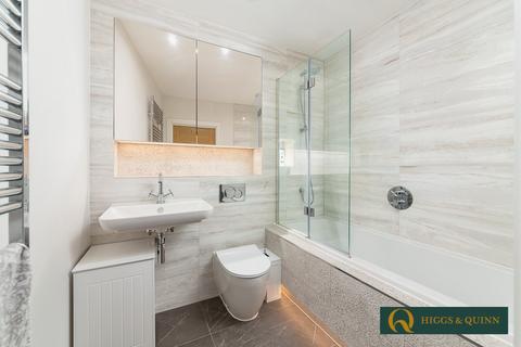 Flat 1, 36 Consort Drive, Leatherhead, KT22 0AS