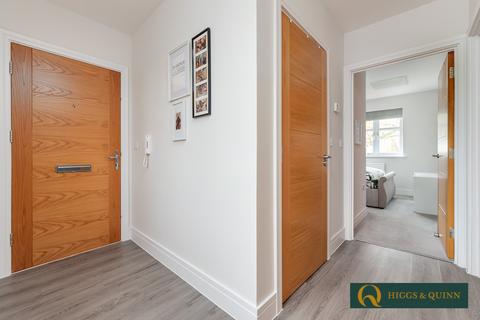 Flat 1, 36 Consort Drive, Leatherhead, KT22 0AS