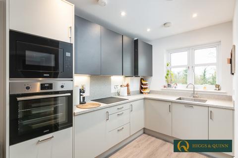 Flat 1, 36 Consort Drive, Leatherhead, KT22 0AS