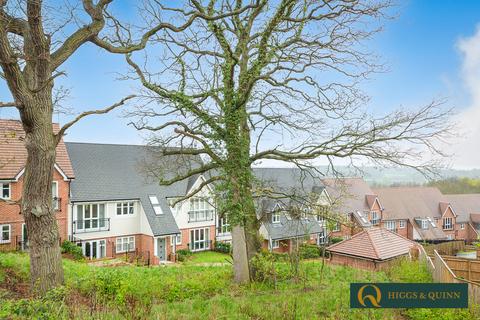 Flat 1, 36 Consort Drive, Leatherhead, KT22 0AS
