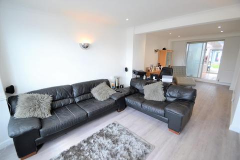 18 Gloucester Road, Feltham, TW13 5BZ