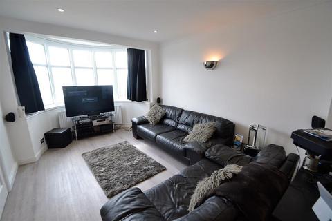 18 Gloucester Road, Feltham, TW13 5BZ