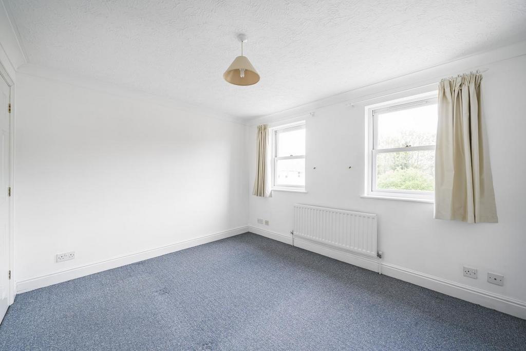 Vicarage Drive, Beckenham 1 bed end of terrace house £375,000