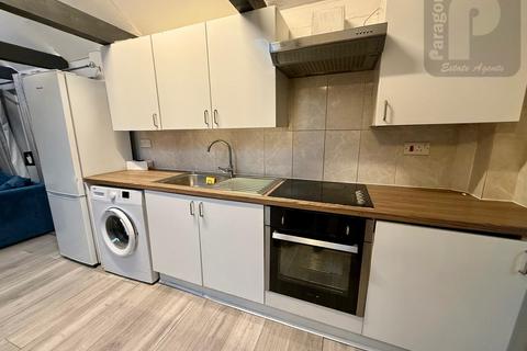 1 bedroom maisonette to rent, Woodcock Hill, Kenton, Harrow HA3