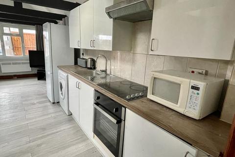 1 bedroom maisonette to rent, Woodcock Hill, Kenton, Harrow HA3