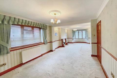 45 Blenheim Chase, Leigh-on-sea, SS9 3BZ
