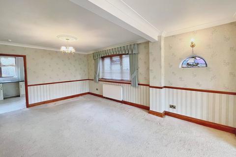 45 Blenheim Chase, Leigh-on-sea, SS9 3BZ