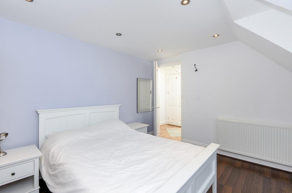 Mackenzie Road Beckenham BR3 1 bed flat £1,200 pcm (£277 pw)