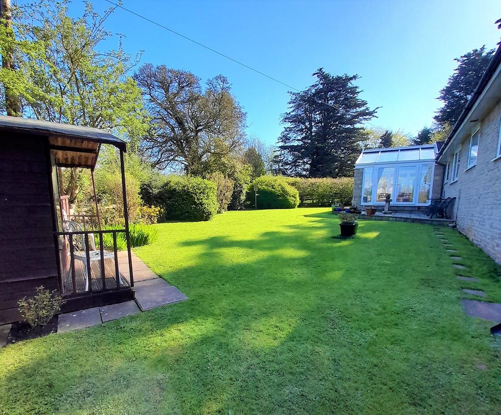 Bridgwater Road, BS25 2 bed detached bungalow for sale £