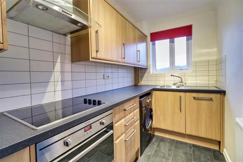 2 bedroom flat to rent, Town Street, Horsforth, Leeds, West Yorkshire, LS18